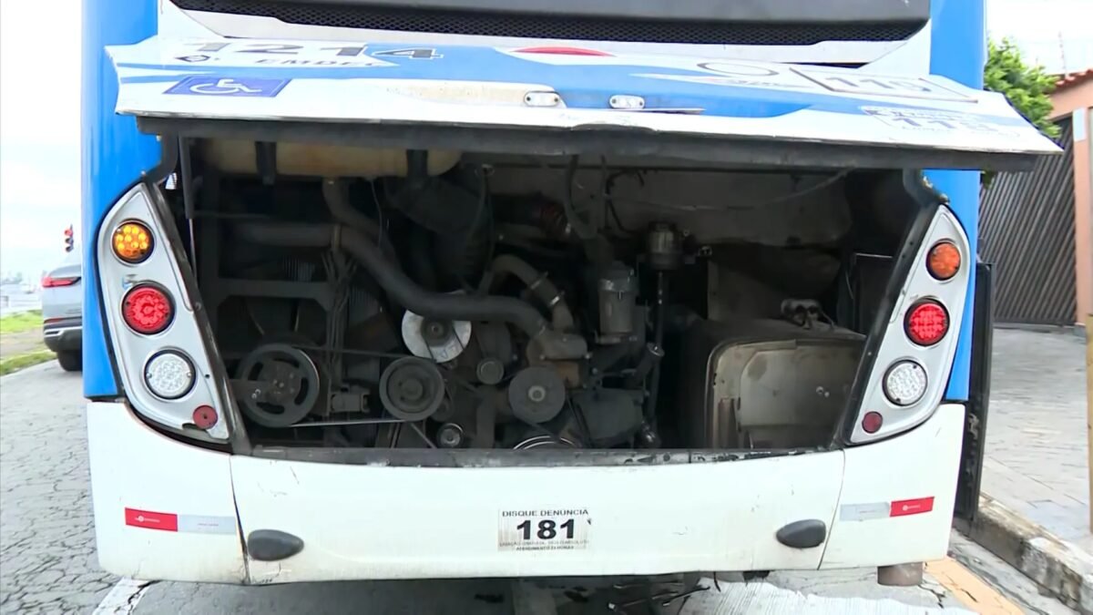 Dois ônibus quebram no mesmo trecho em Campinas, e passageiros enfrentam superlotação