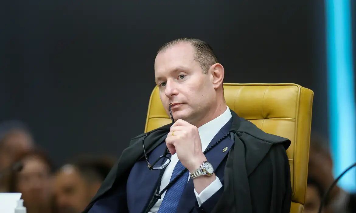 Zanin intima Anatel a explicar falhas em sites eleitorais STF cobra cumprimento de acesso gratuito a sites da Justiça Eleitoral